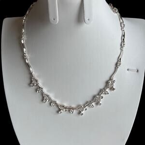 Vintage TRIFARI Crown signed crystal choker